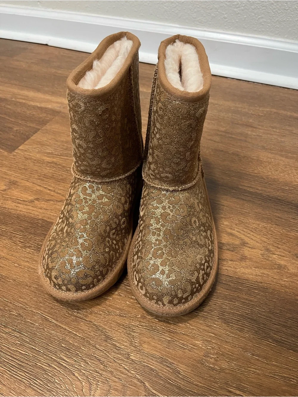 UGG Girl Chestnut Leopard Suede Cozy Lined Boot Size 3